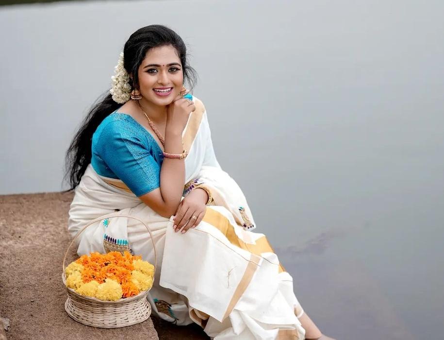MILAN'S MAKEUP STUDIO CHARUMOODU