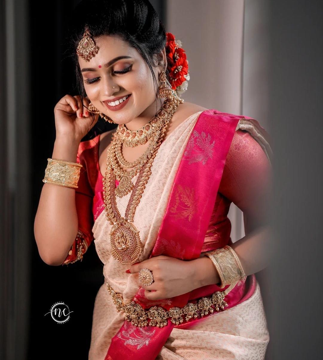 MILAN'S MAKEUP STUDIO CHARUMOODU